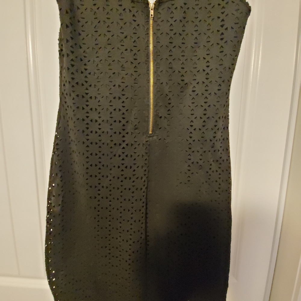 LBD - Picture 3 of 5
